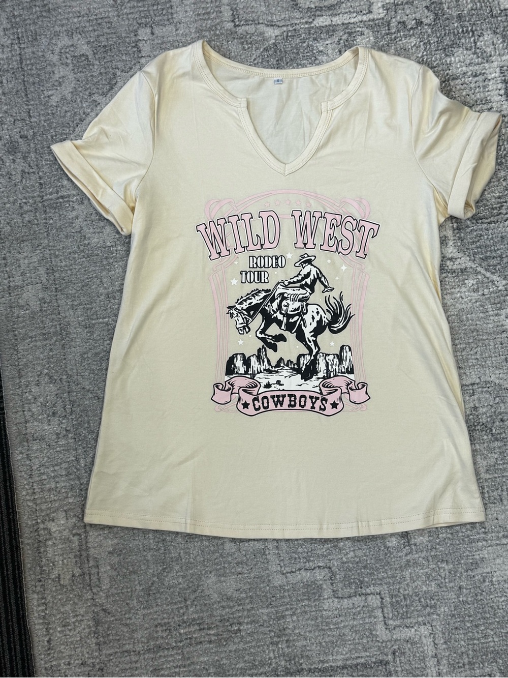 Wild West Cotton V‑Neck Tee - Cream with Pink Graphic